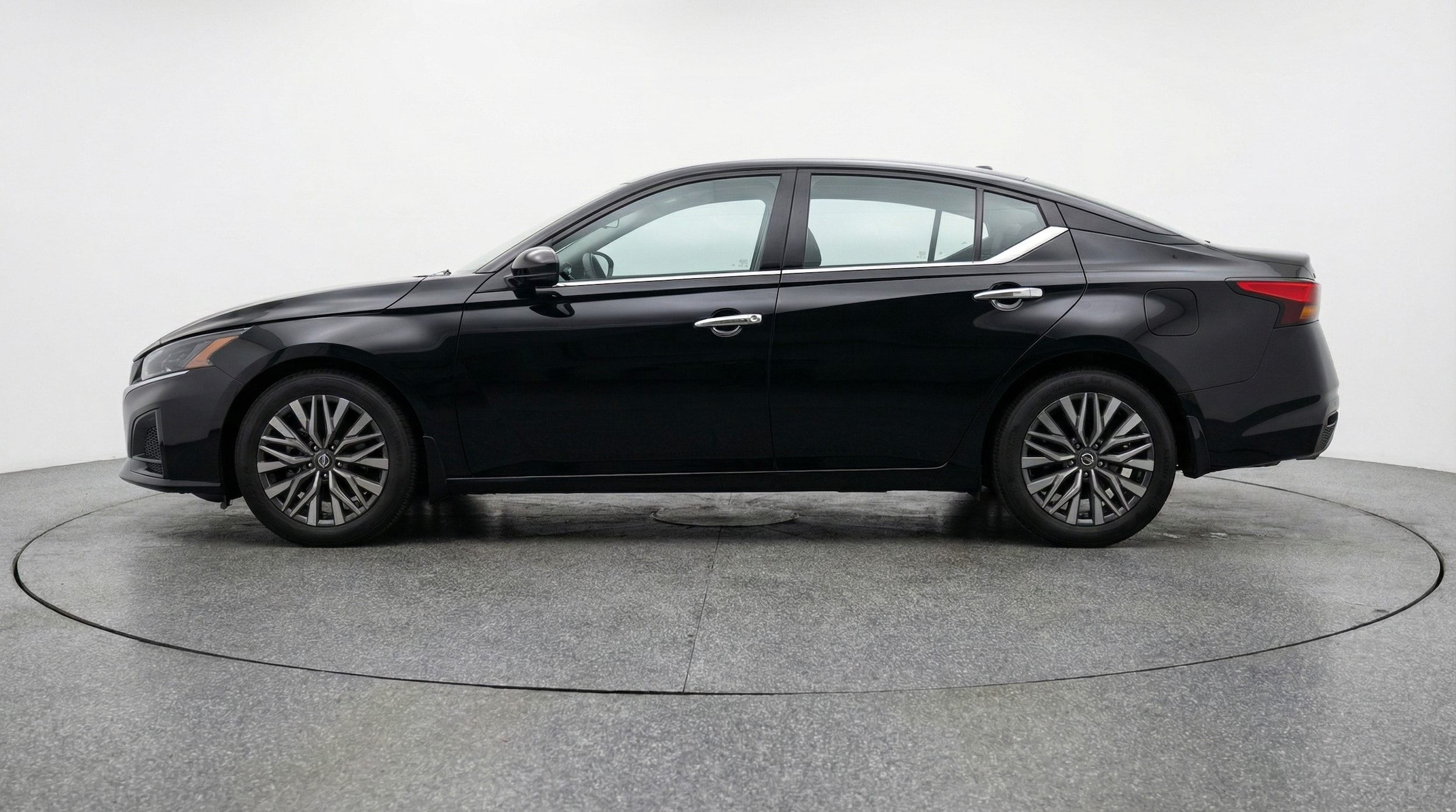 Thumbnail: 2025 Nissan Altima - 4