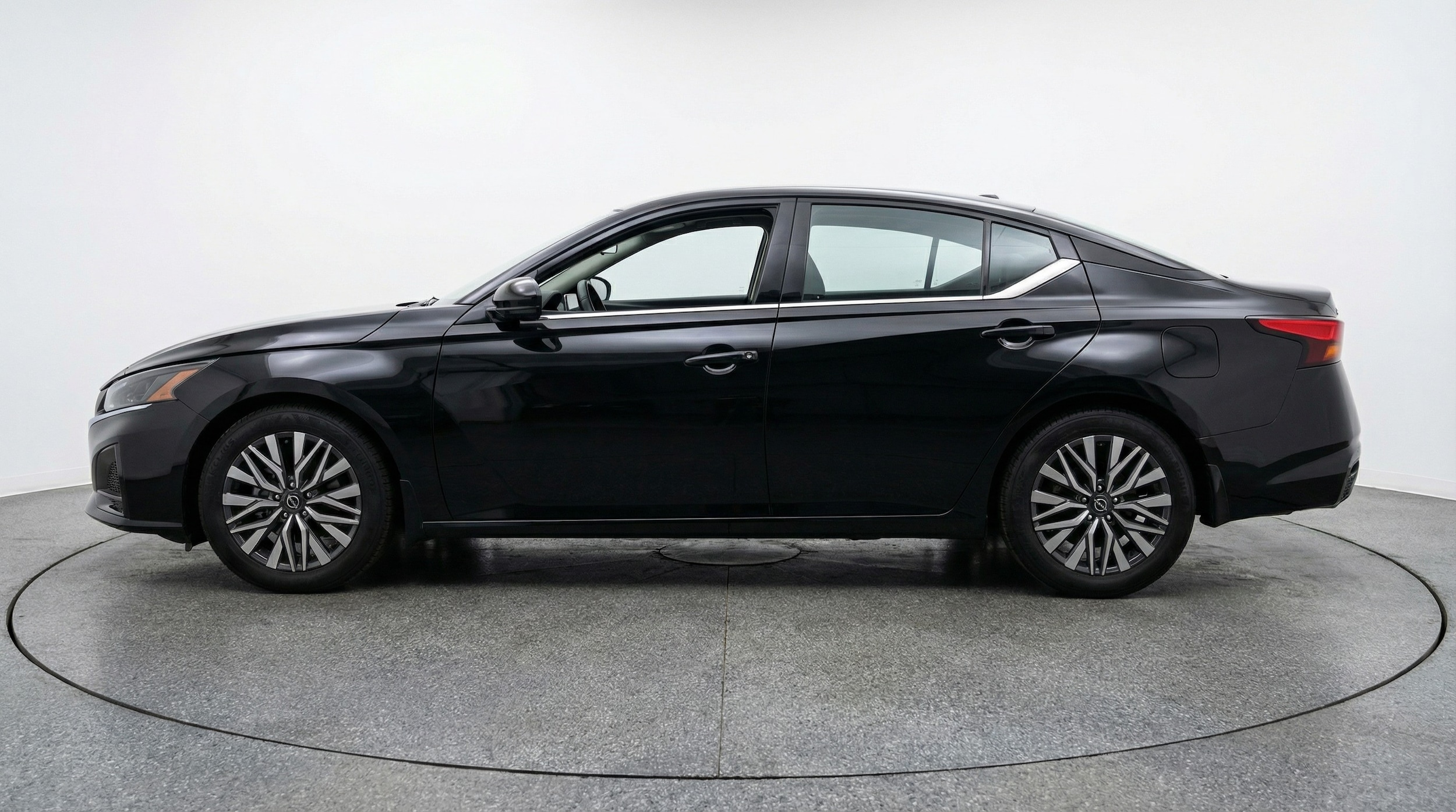 Thumbnail: 2025 Nissan Altima - 4