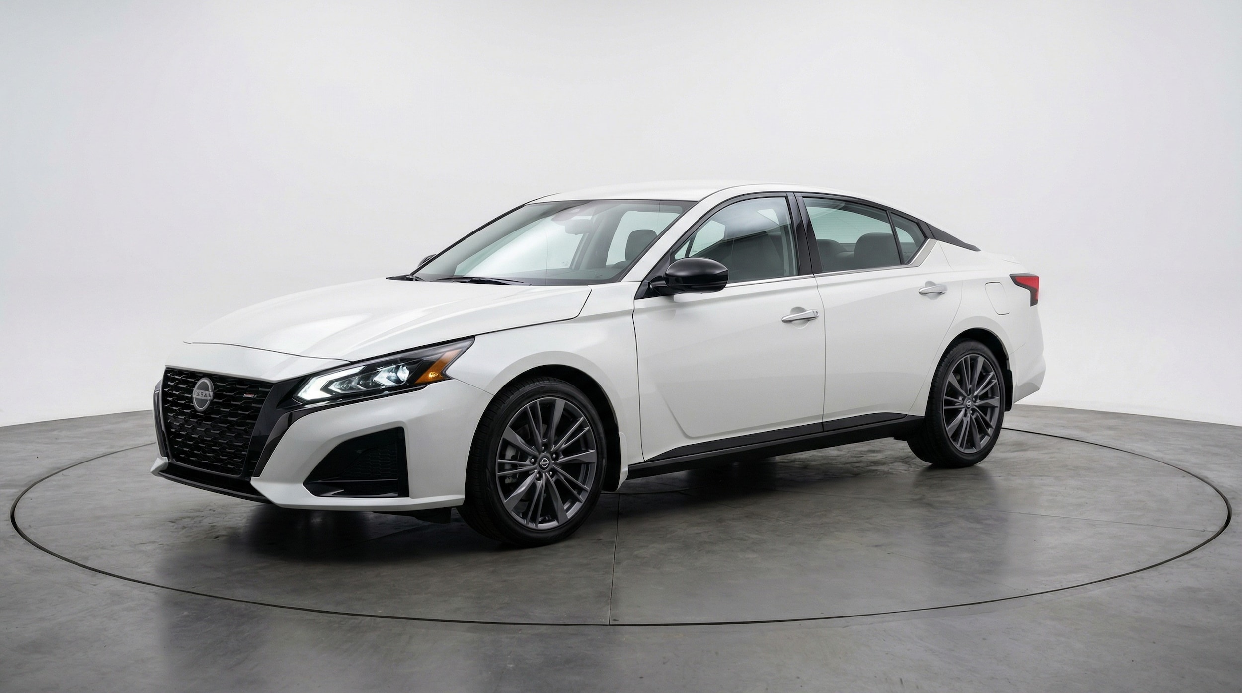 Thumbnail: 2025 Nissan Altima - 3