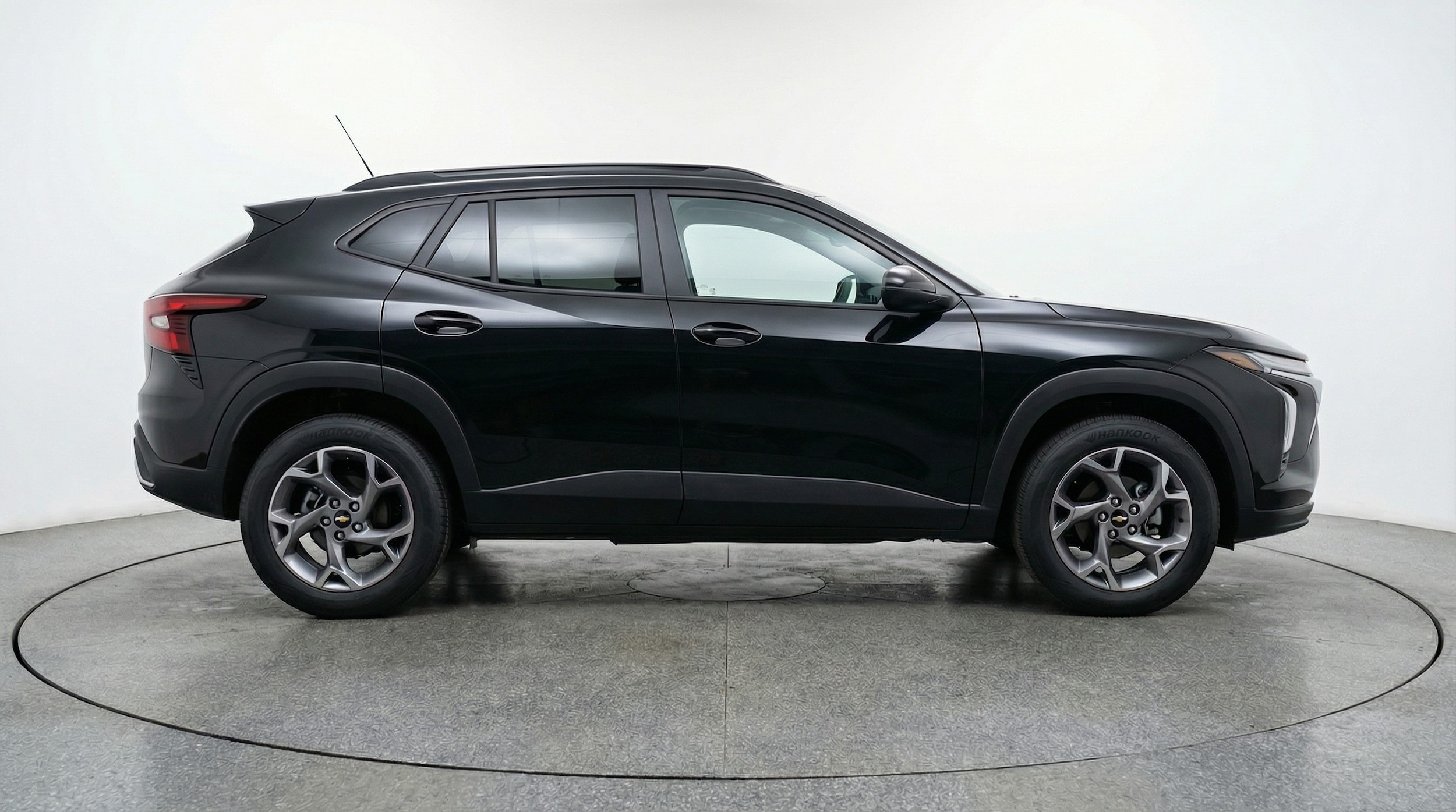 Thumbnail: 2025 Chevrolet Trax - 8