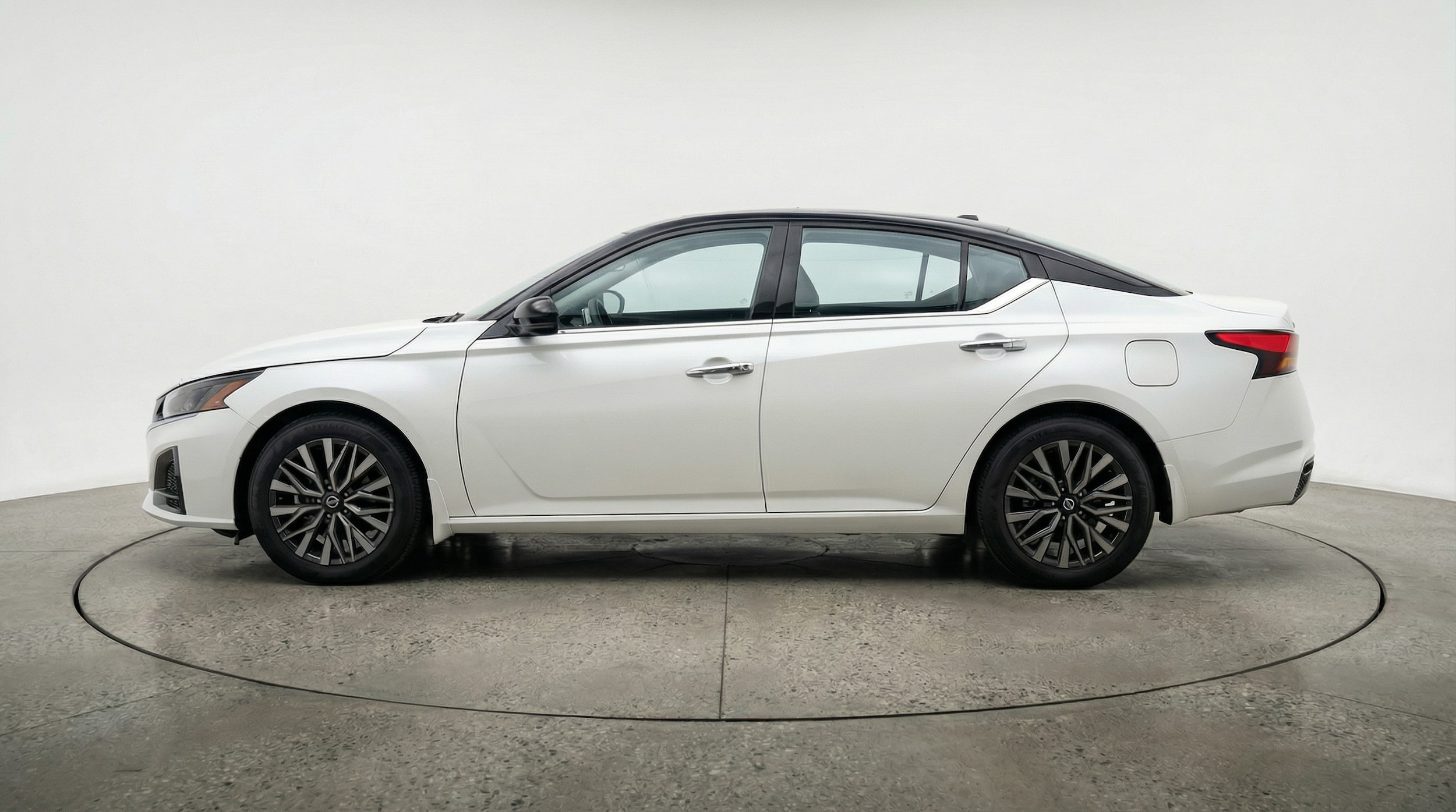 Thumbnail: 2025 Nissan Altima - 4