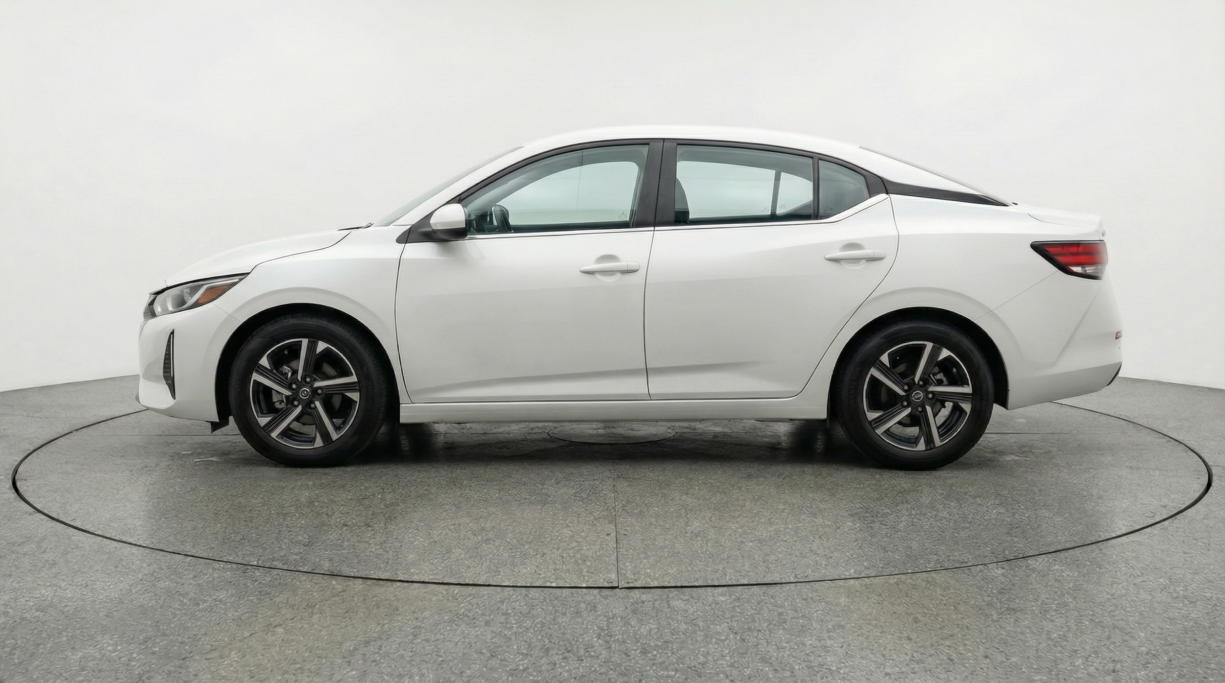 Thumbnail: 2025 Nissan Sentra - 4