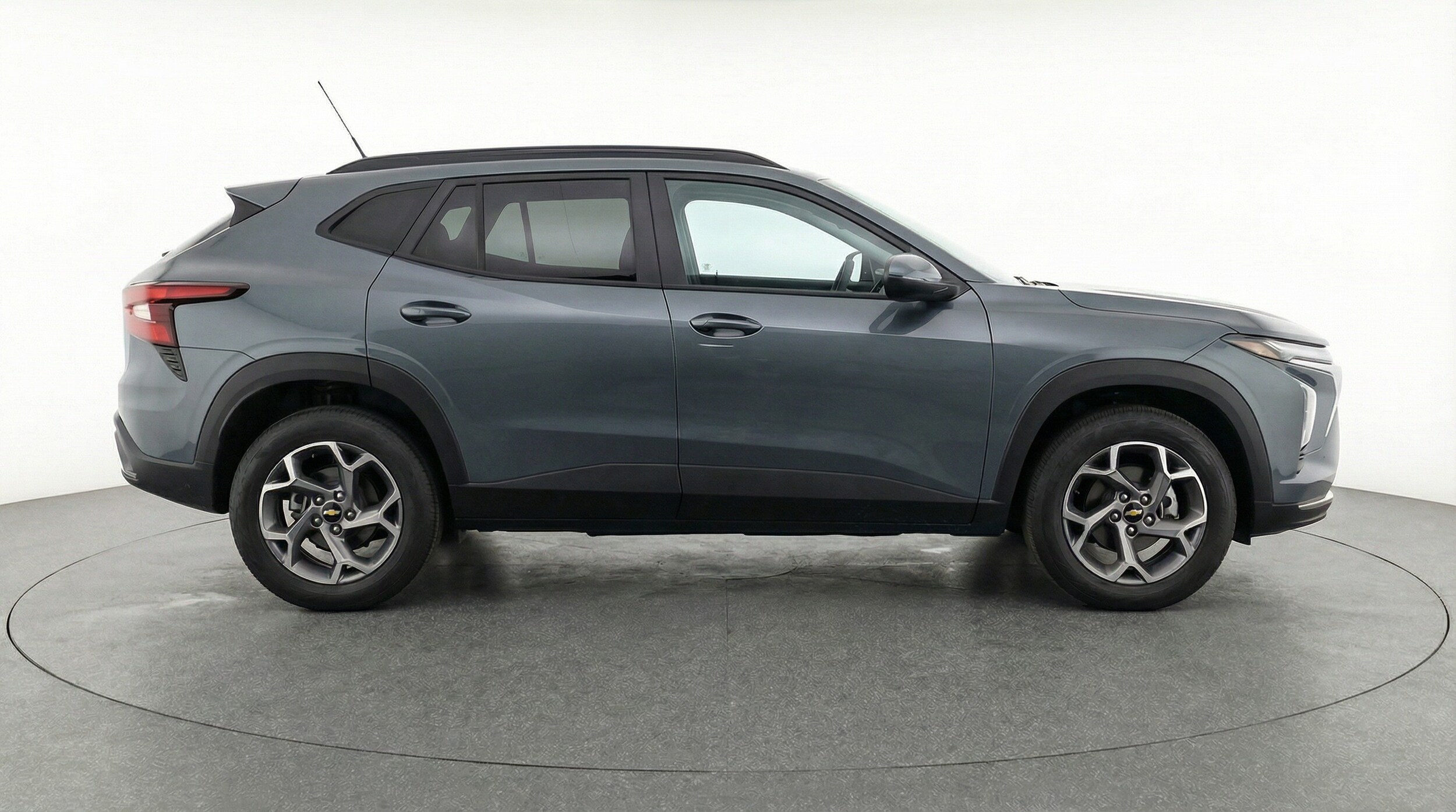 Thumbnail: 2025 Chevrolet Trax - 8