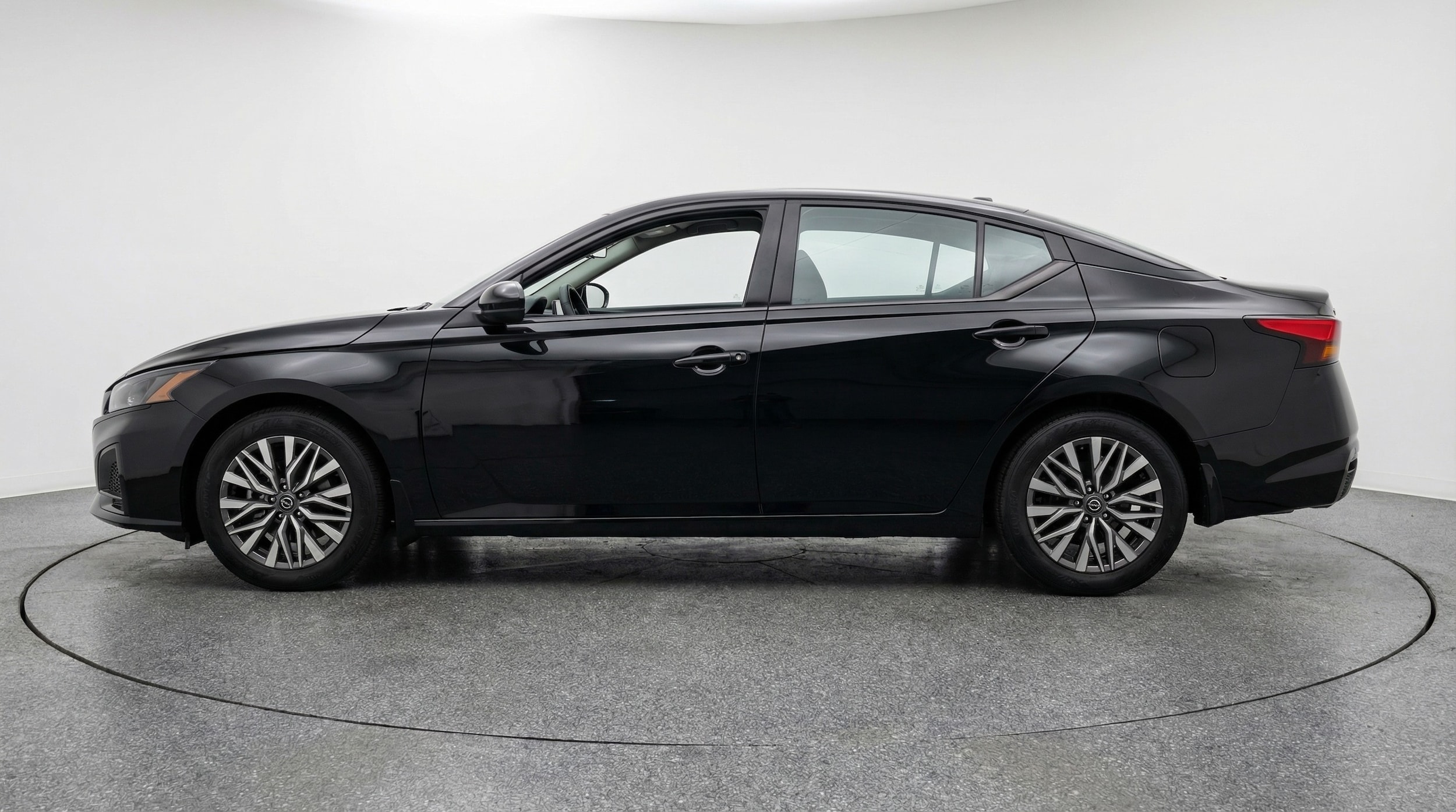 Thumbnail: 2025 Nissan Altima - 4