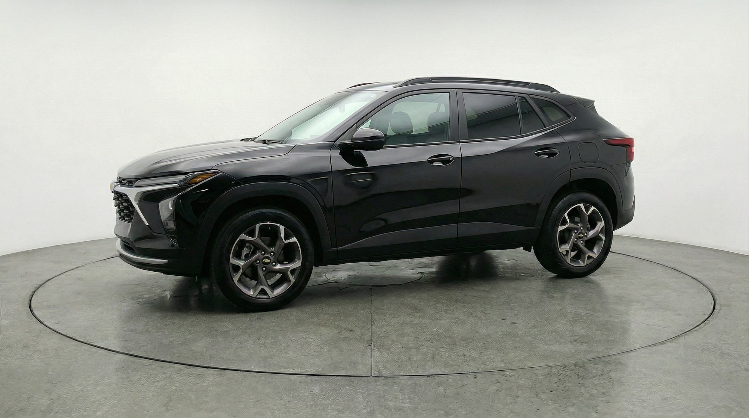 Thumbnail: 2025 Chevrolet Trax - 3