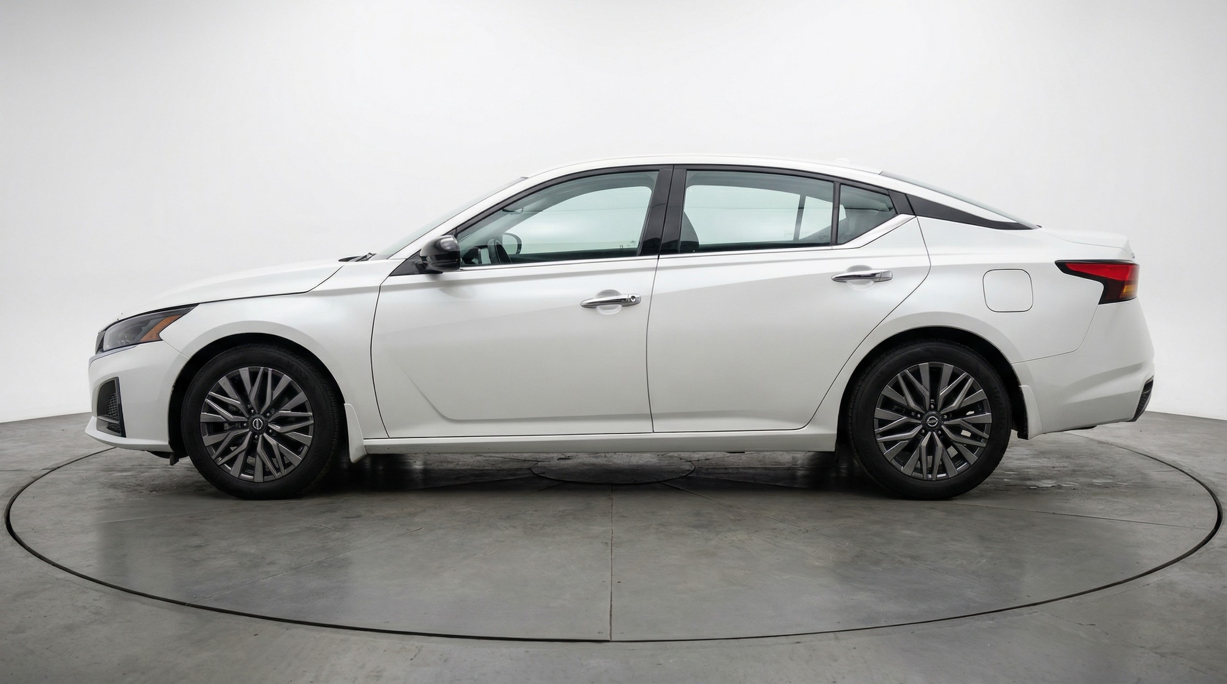 Thumbnail: 2025 Nissan Altima - 4