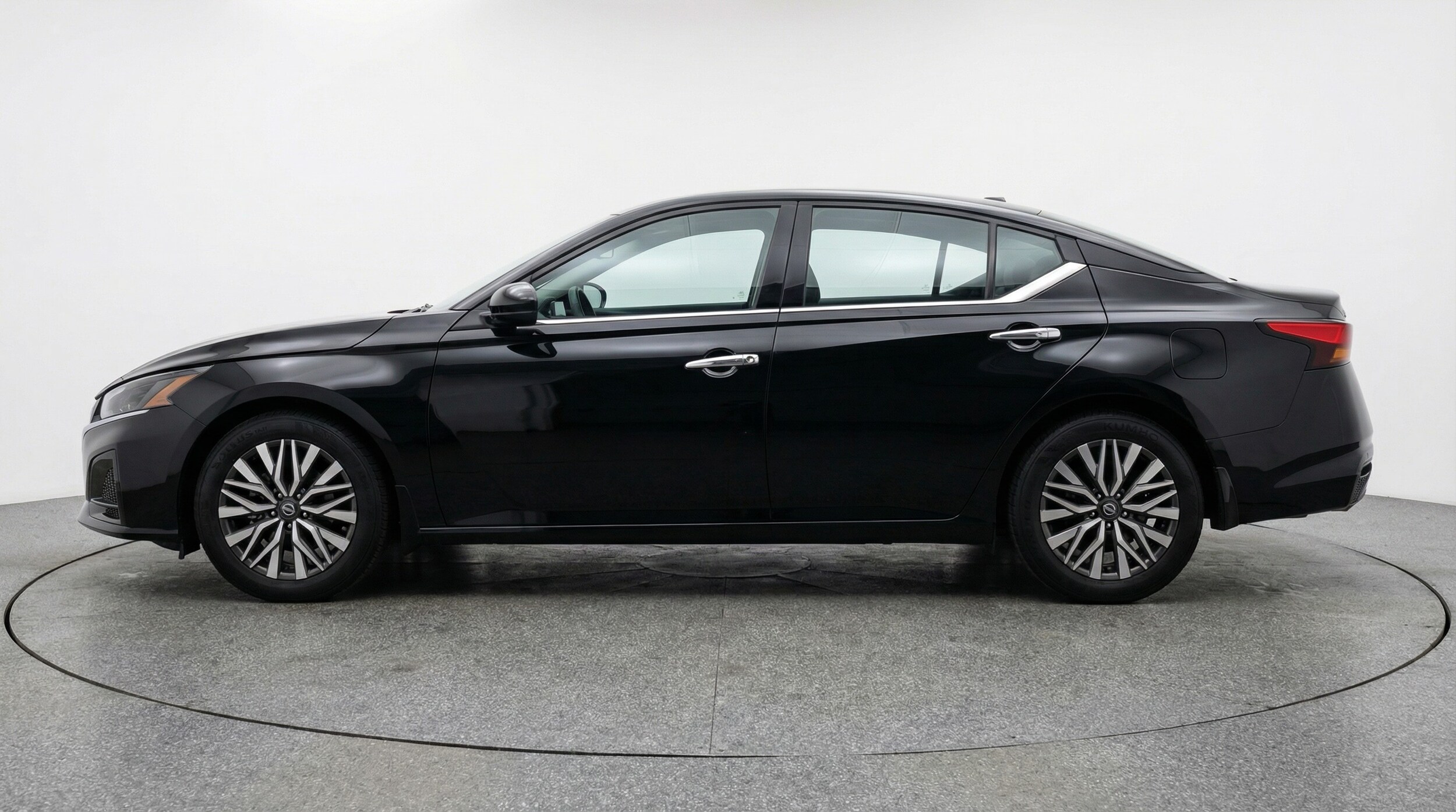 Thumbnail: 2025 Nissan Altima - 4