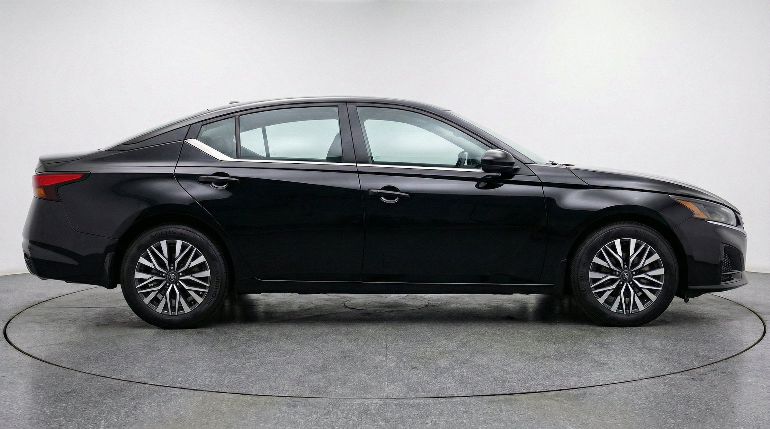Thumbnail: 2025 Nissan Altima - 10
