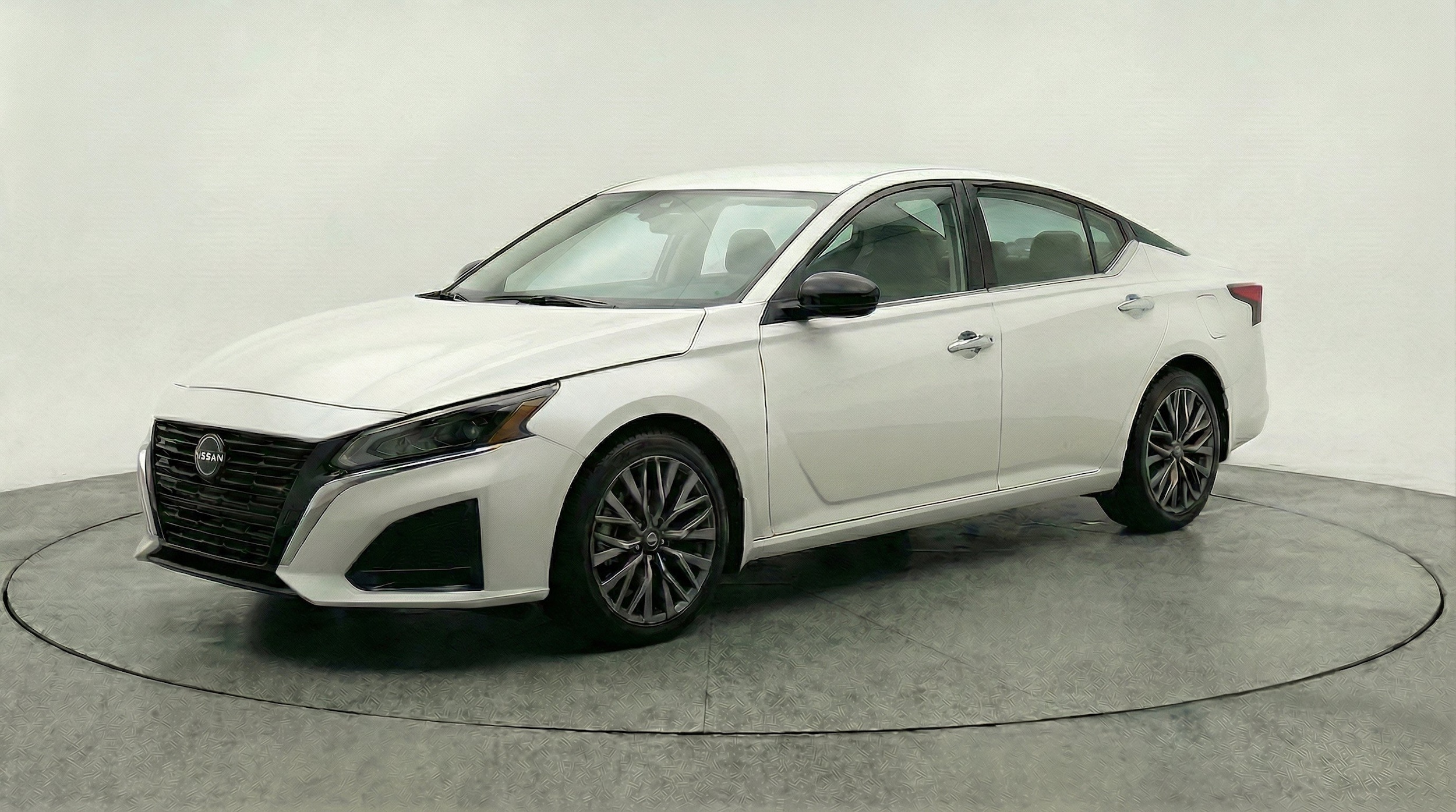 Thumbnail: 2025 Nissan Altima - 3