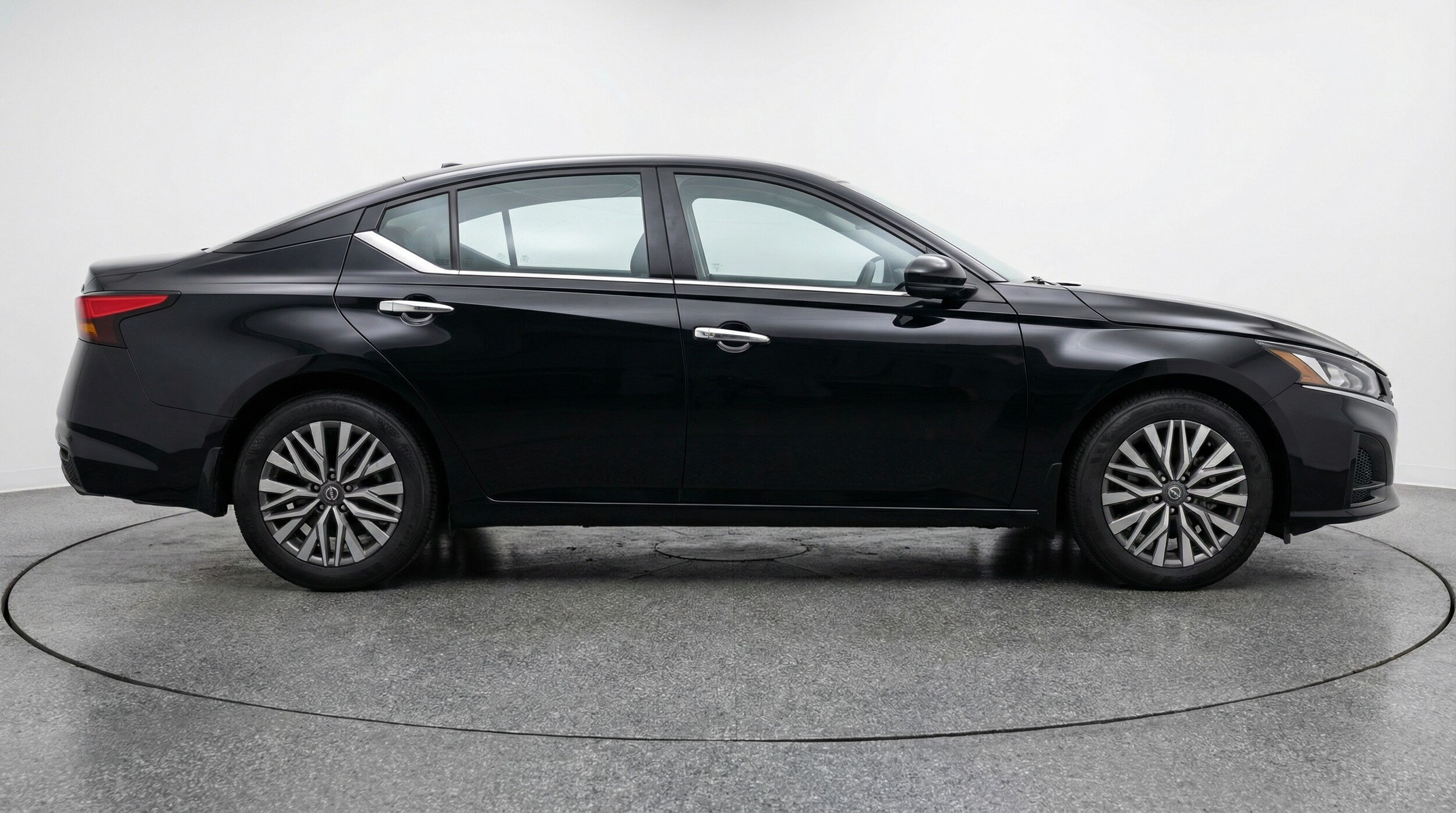 Thumbnail: 2025 Nissan Altima - 8