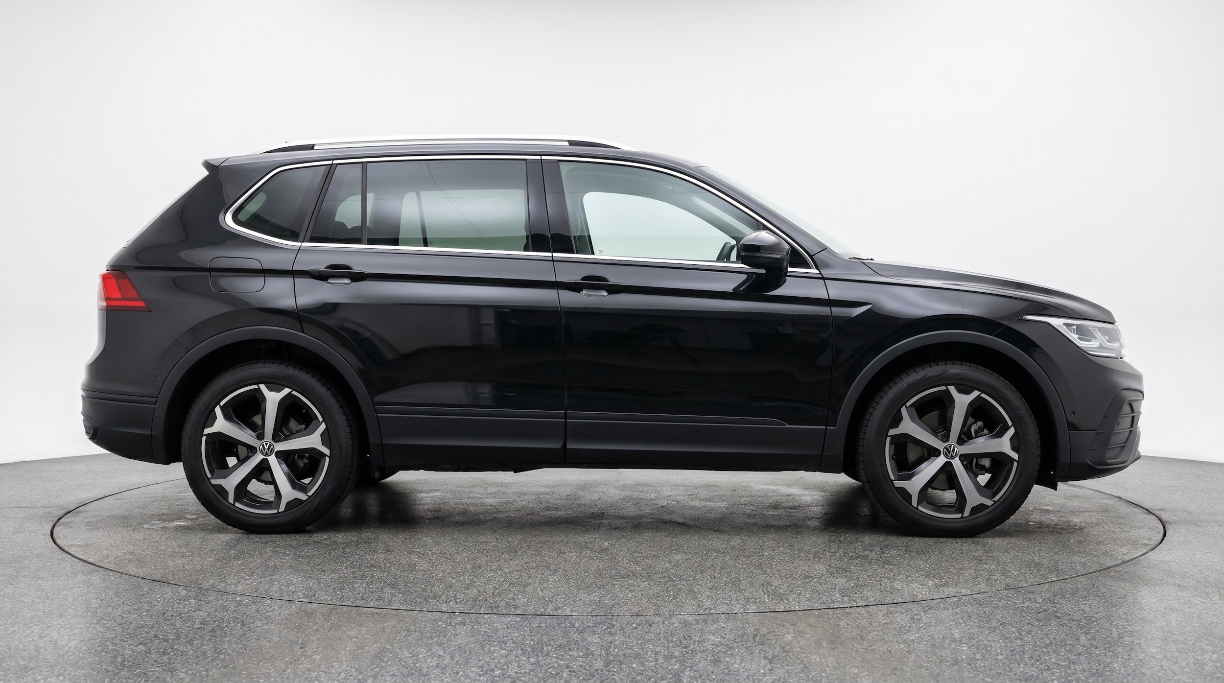 Thumbnail: 2026 Volkswagen Tiguan - 11