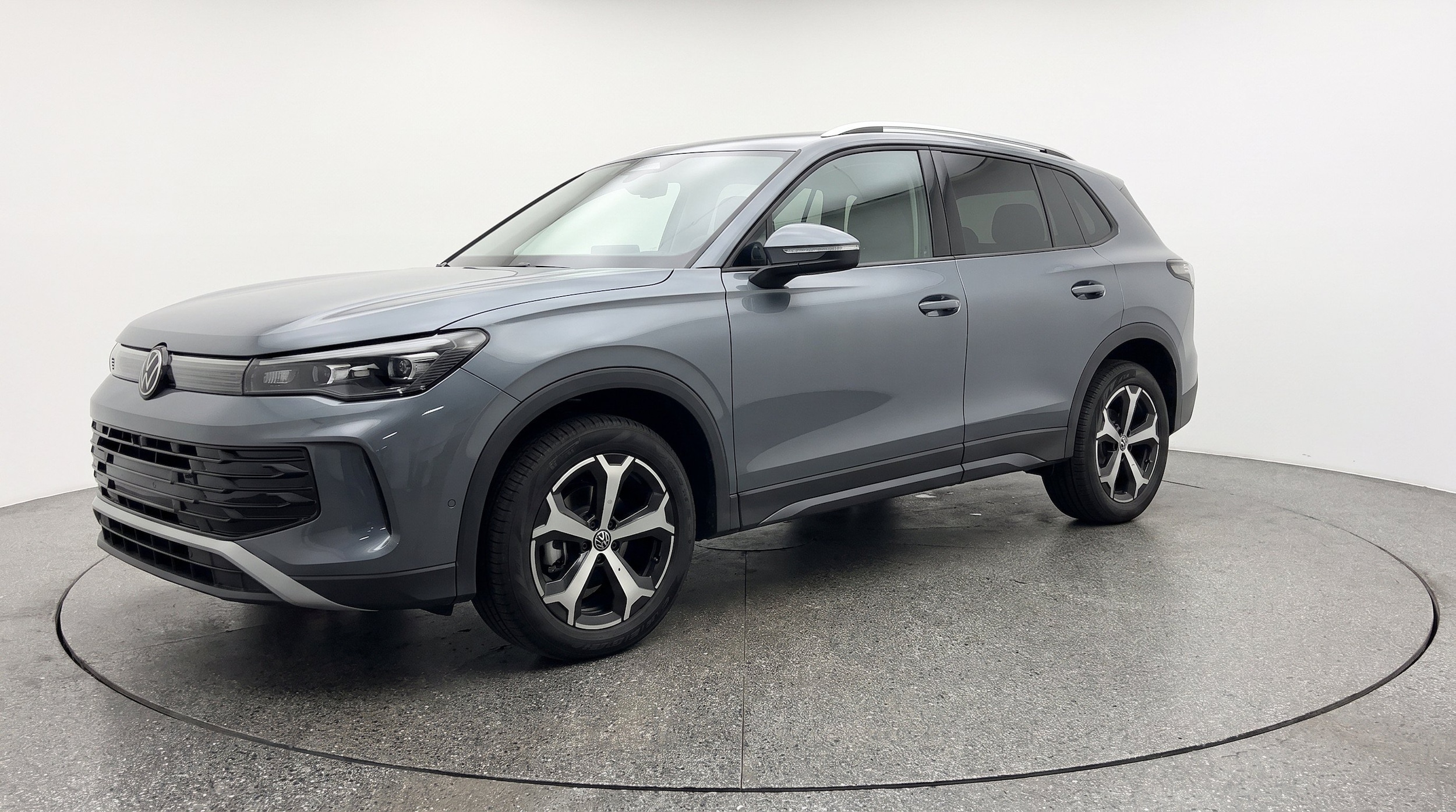 Thumbnail: 2026 Volkswagen Tiguan - 3