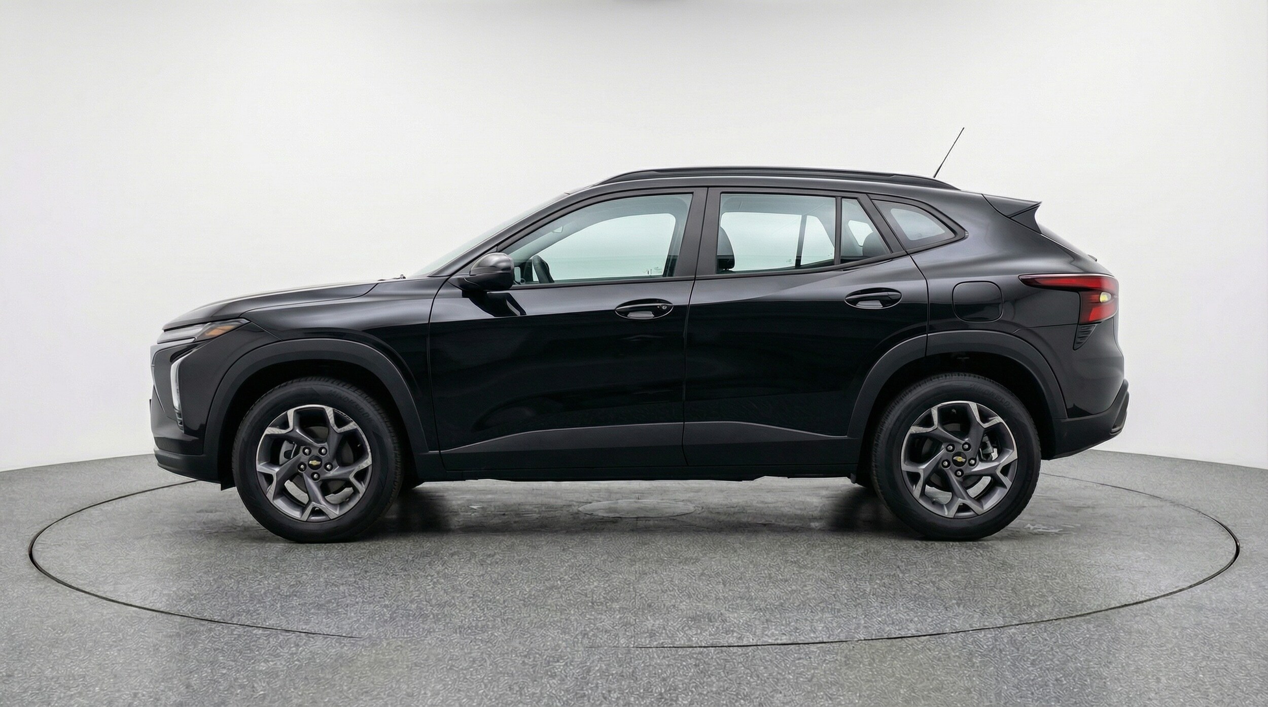 Thumbnail: 2025 Chevrolet Trax - 4