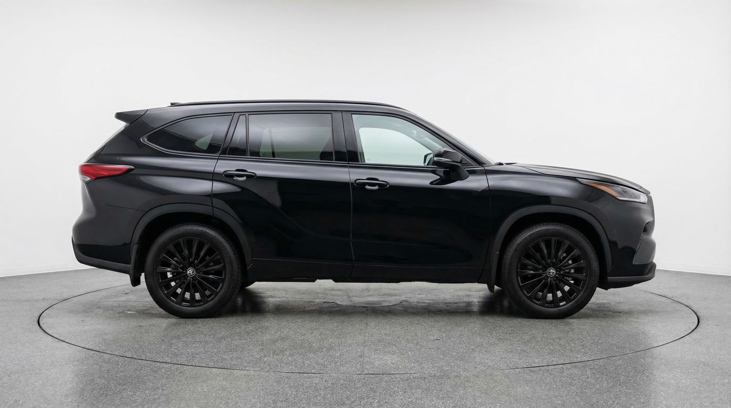 Thumbnail: 2025 Toyota Highlander - 8