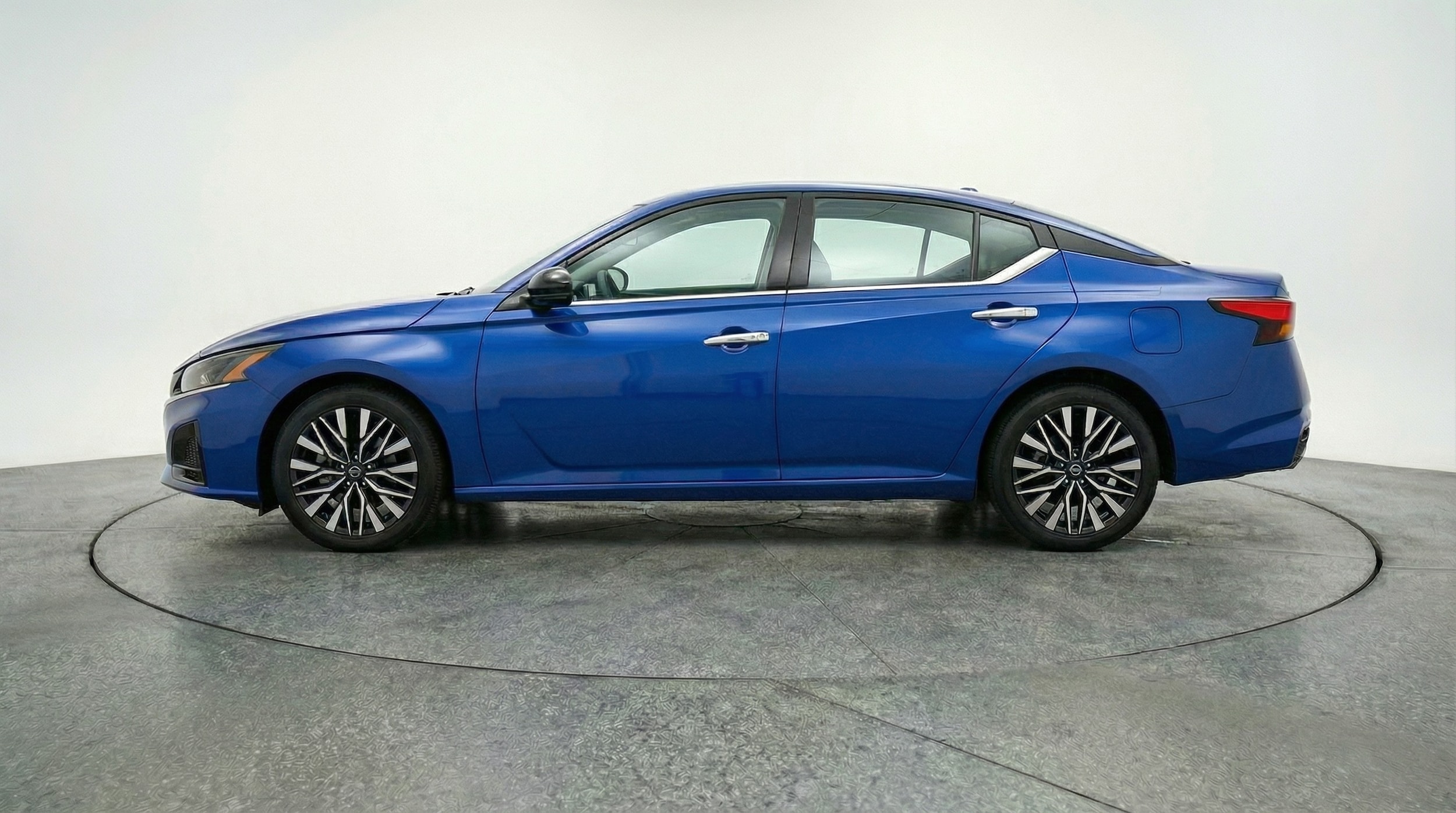 Thumbnail: 2025 Nissan Altima - 4