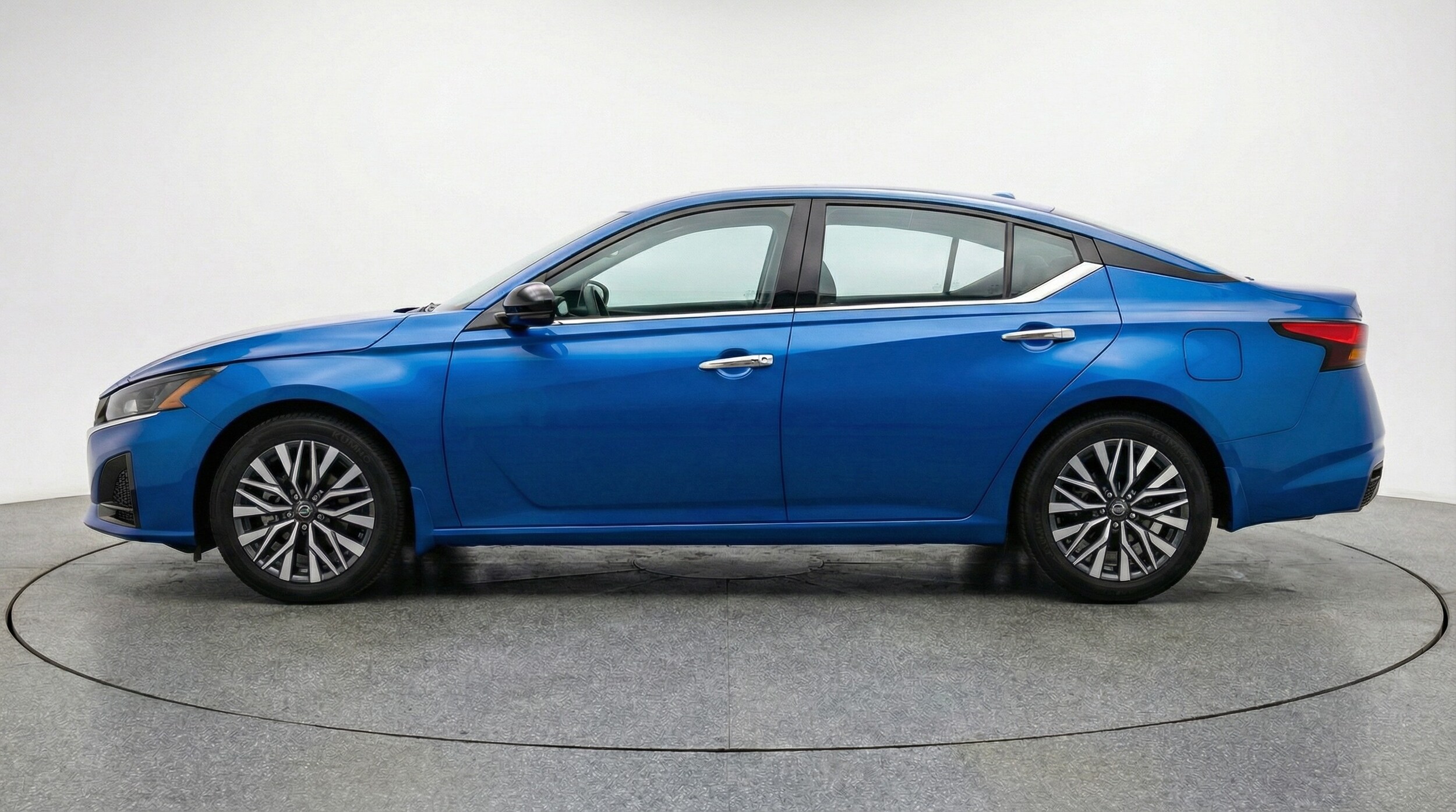 Thumbnail: 2025 Nissan Altima - 4