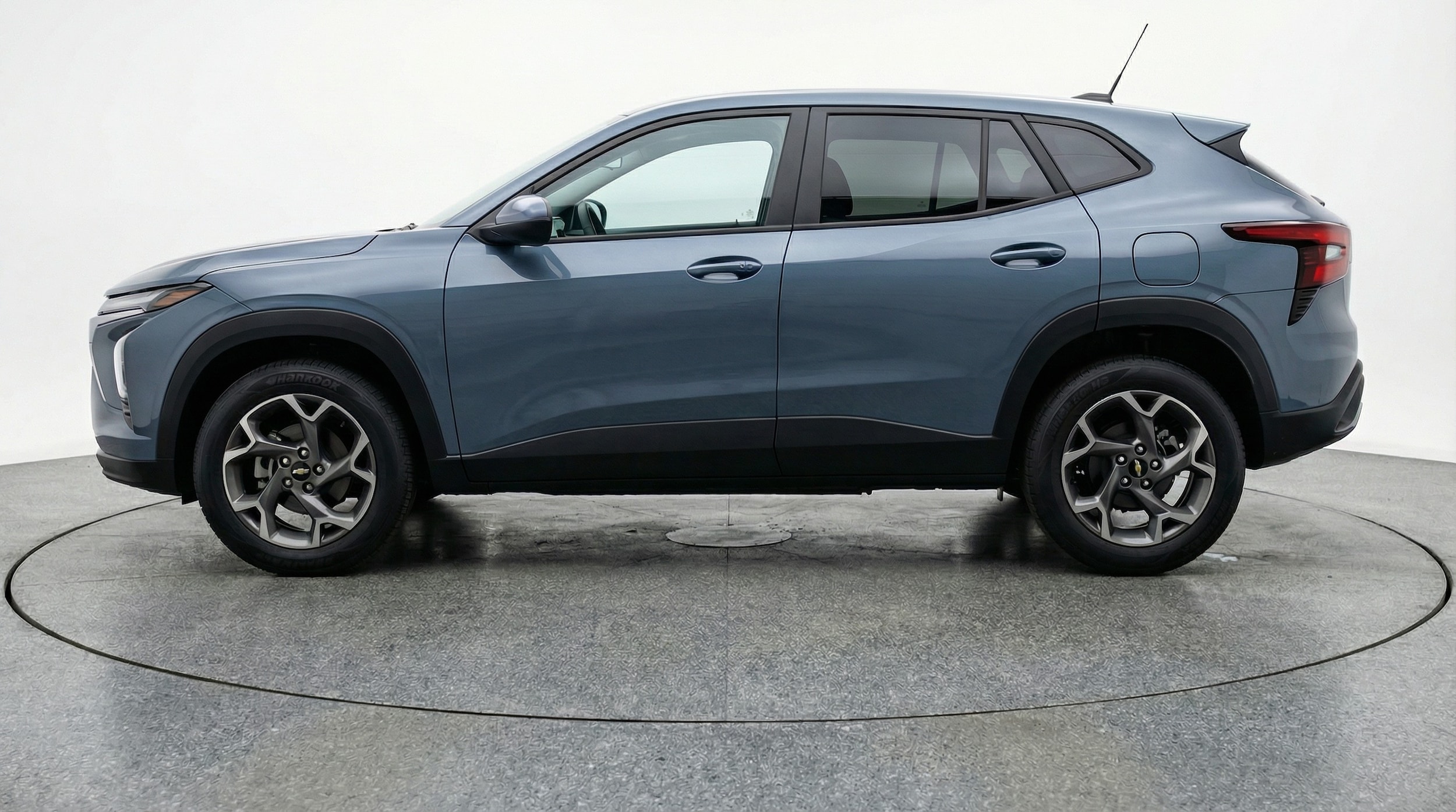 Thumbnail: 2025 Chevrolet Trax - 4