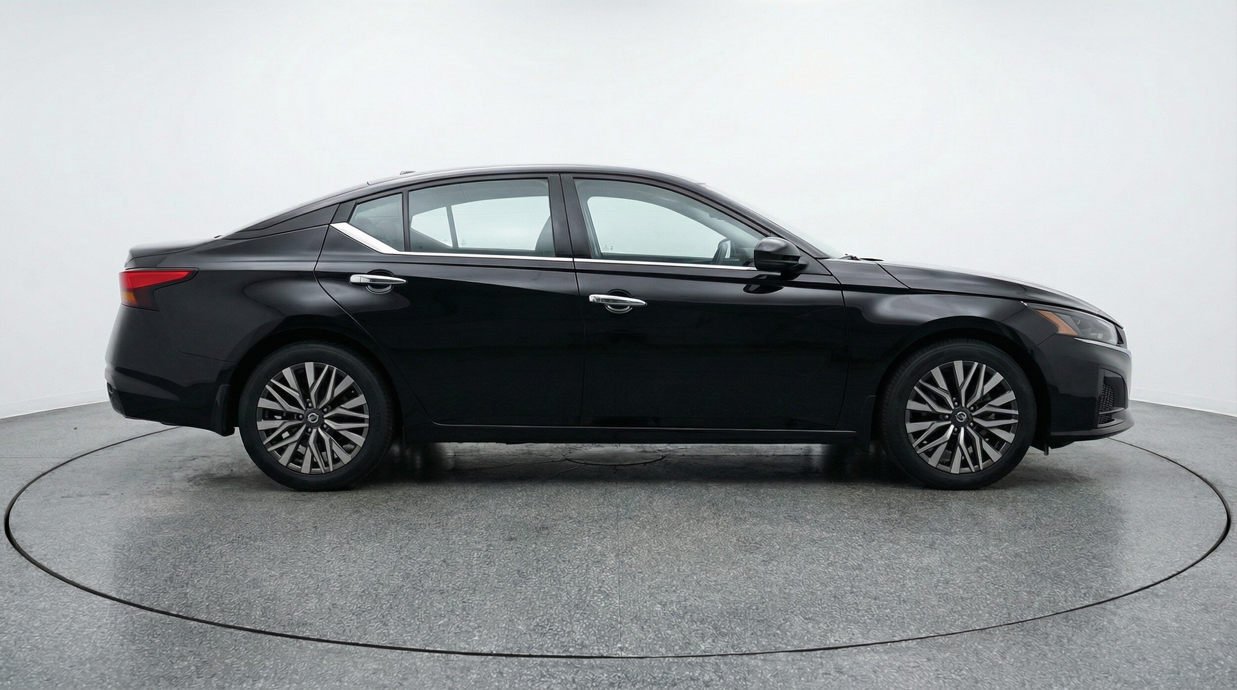 Thumbnail: 2025 Nissan Altima - 8