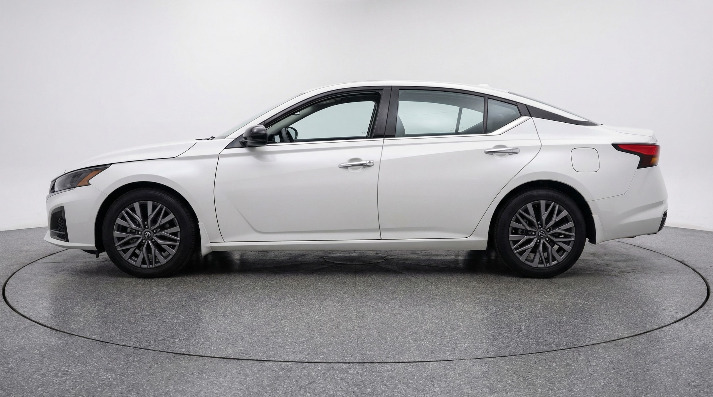 Thumbnail: 2025 Nissan Altima - 4