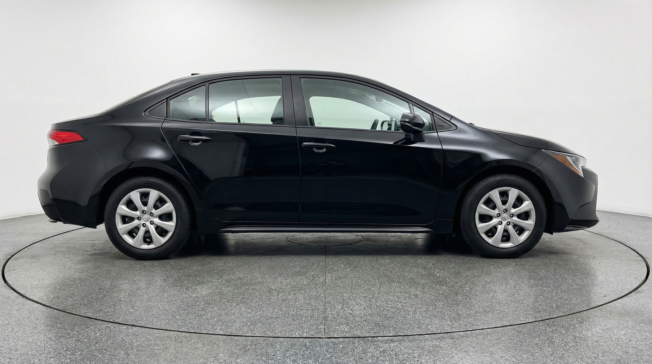 Thumbnail: 2025 Toyota Corolla - 8