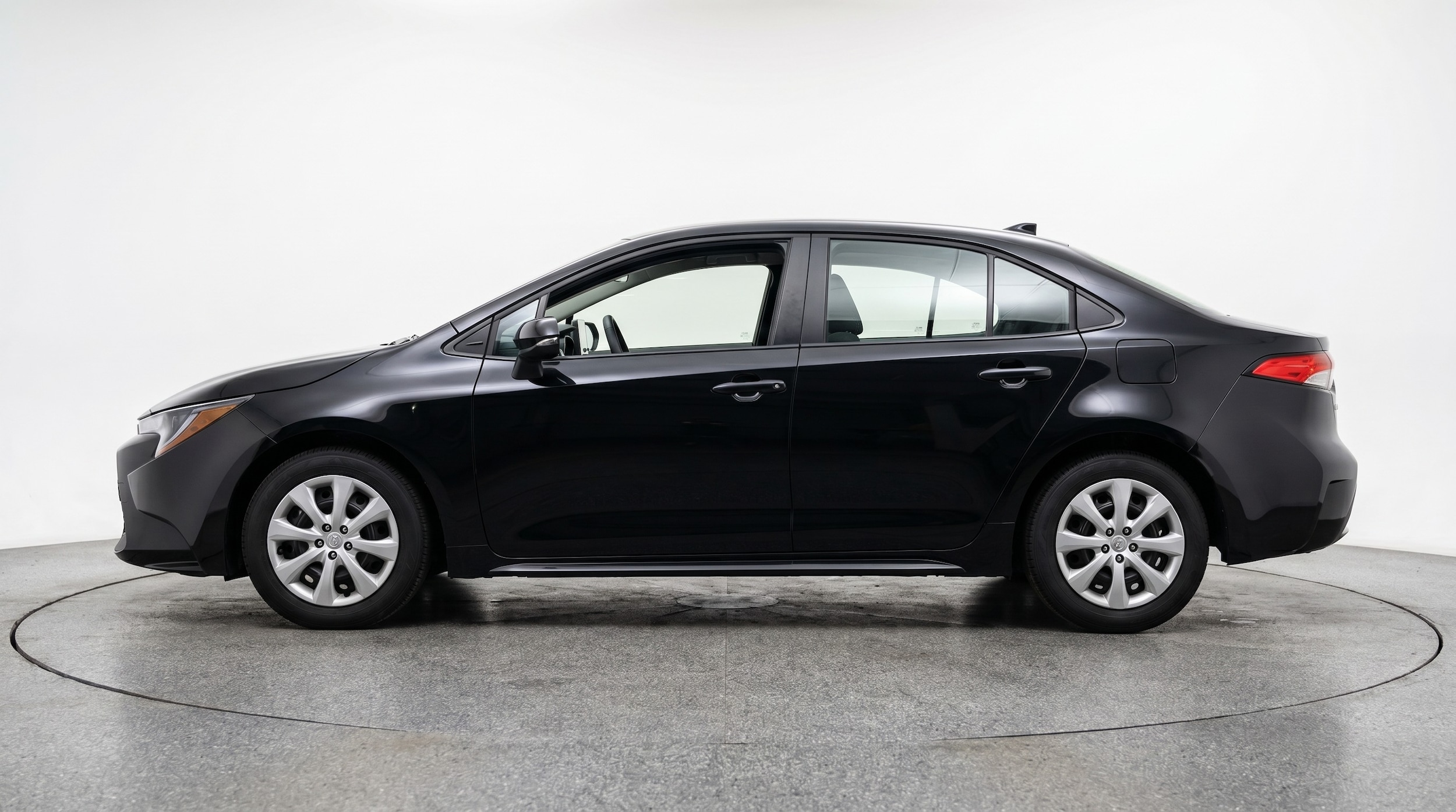 Thumbnail: 2025 Toyota Corolla - 4