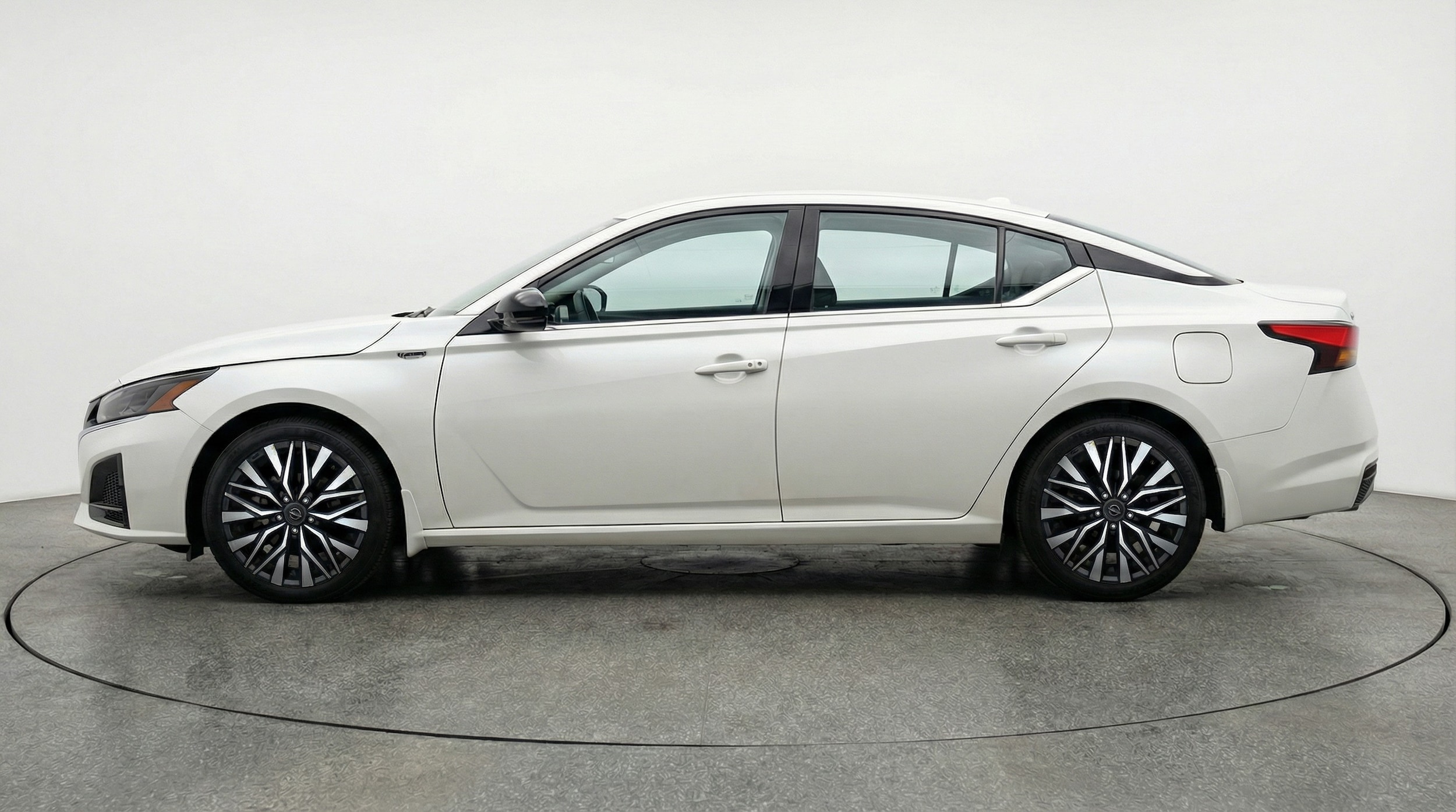 Thumbnail: 2025 Nissan Altima - 4