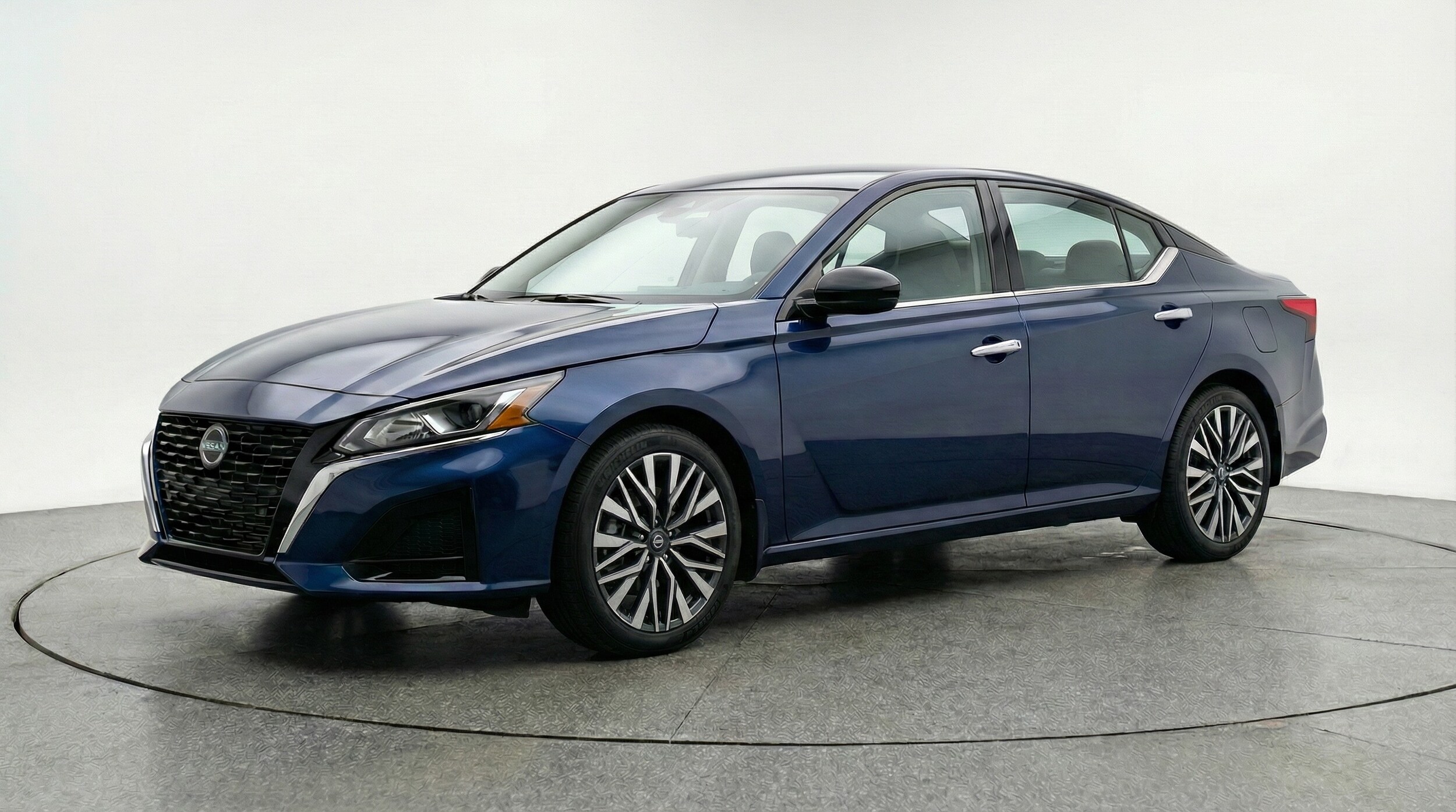 Thumbnail: 2025 Nissan Altima - 3