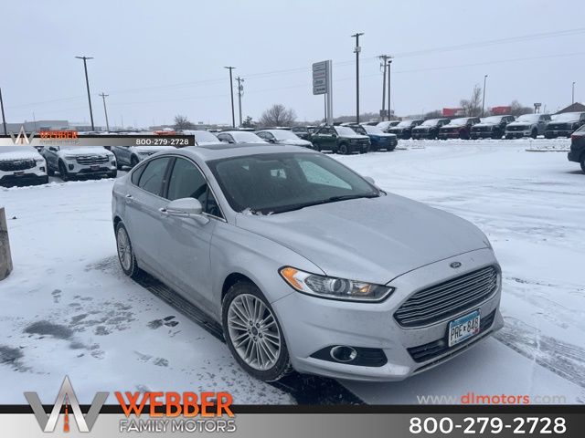 2016 Ford Fusion SE photo 3