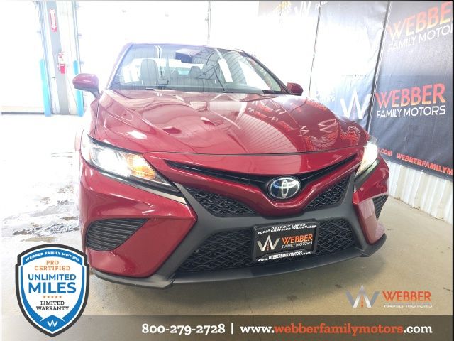 Used 2018 Toyota Camry SE with VIN 4T1B11HK9JU553673 for sale in Detroit Lakes, Minnesota