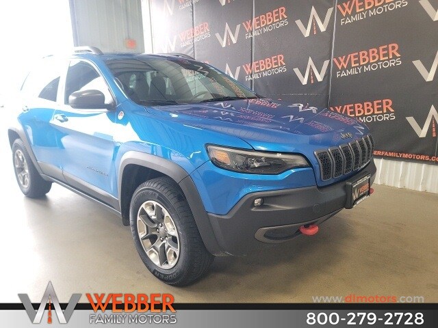 Used 2019 Jeep Cherokee Trailhawk with VIN 1C4PJMBX2KD167081 for sale in Detroit Lakes, Minnesota
