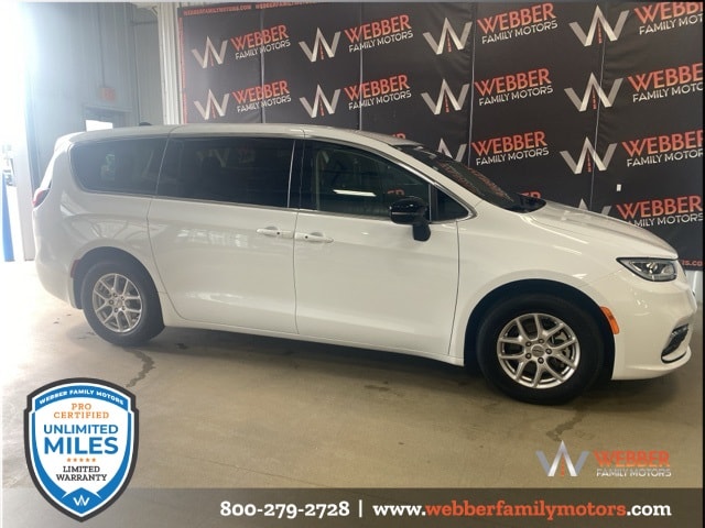 Used 2024 Chrysler Pacifica Touring L with VIN 2C4RC1BG3RR108128 for sale in Detroit Lakes, Minnesota