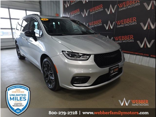 2026 Chrysler Pacifica Limited AWD's photo