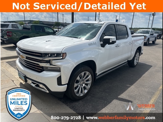 Used 2021 Chevrolet Silverado 1500 High Country with VIN 1GCUYHEL3MZ224473 for sale in Detroit Lakes, Minnesota