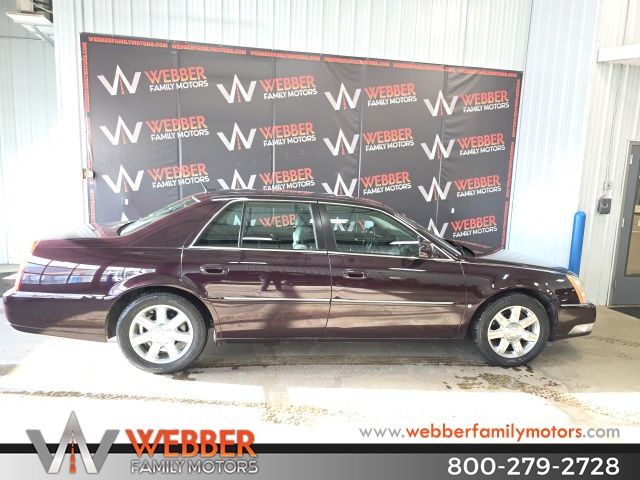 2008 Cadillac DTS's photo