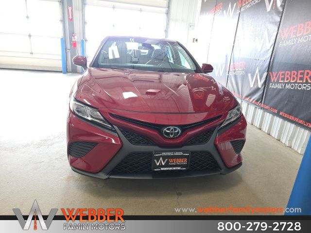 Used 2018 Toyota Camry SE with VIN 4T1B11HK9JU553673 for sale in Detroit Lakes, Minnesota