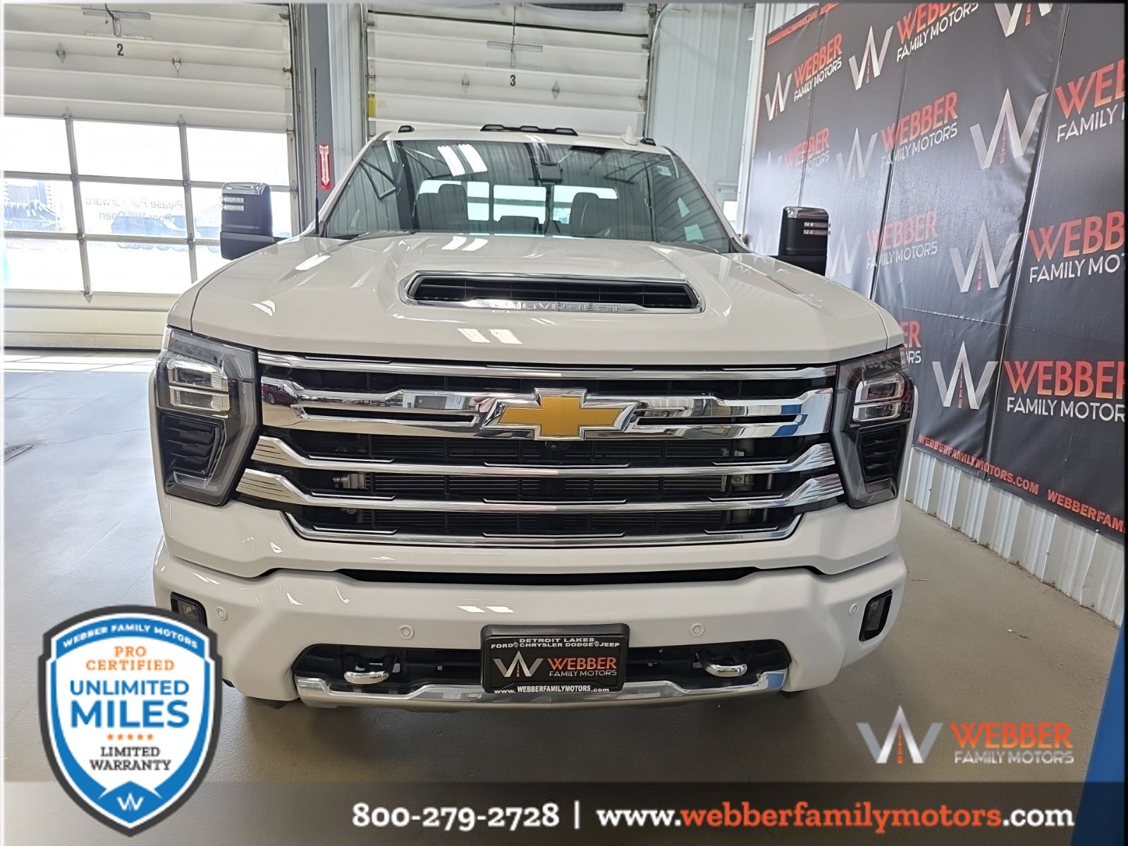 Used 2024 Chevrolet Silverado 3500HD High Country with VIN 2GC4YVEY2R1116355 for sale in Detroit Lakes, Minnesota