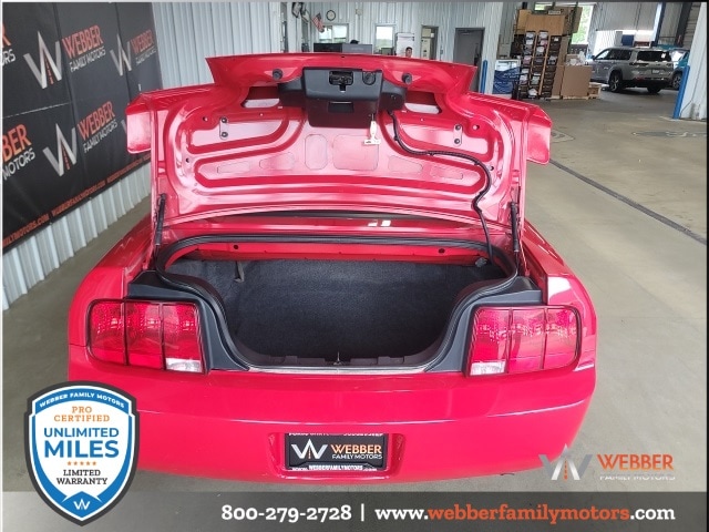 Used 2007 Ford Mustang Premium with VIN 1ZVFT84N475344818 for sale in Detroit Lakes, Minnesota