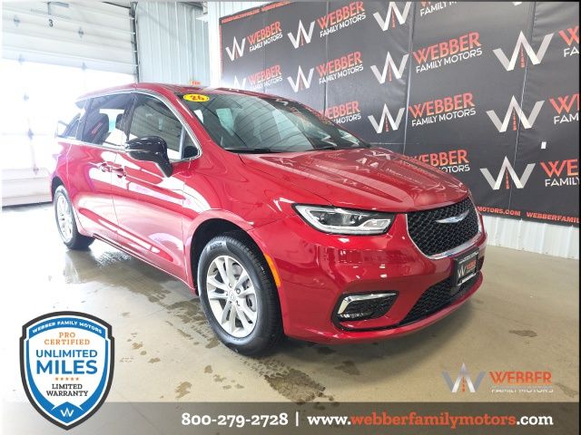 2026 Chrysler Pacifica Select AWD's photo