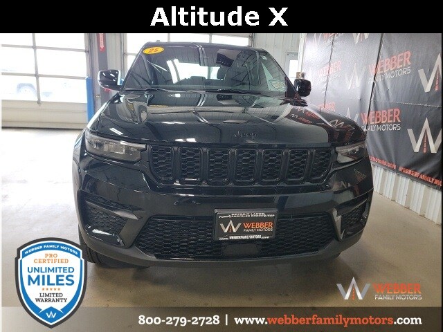 2025 Jeep Grand Cherokee Altitude X photo 2