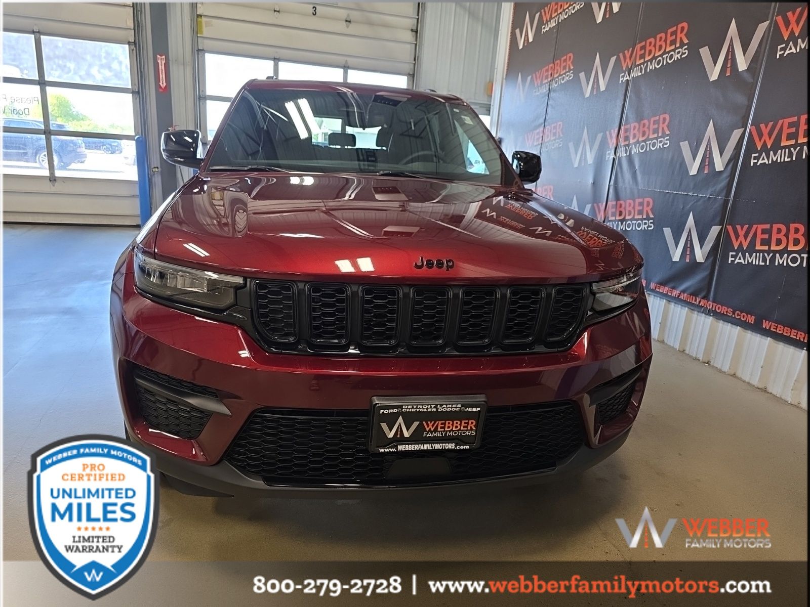 Used 2023 Jeep Grand Cherokee Altitude with VIN 1C4RJHAG0P8889859 for sale in Detroit Lakes, Minnesota