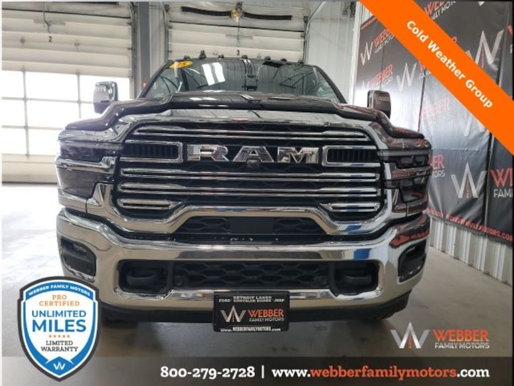 New 2025 Ram 3500 LARAMIE CREW CAB 4X4 8' BOX Pickup