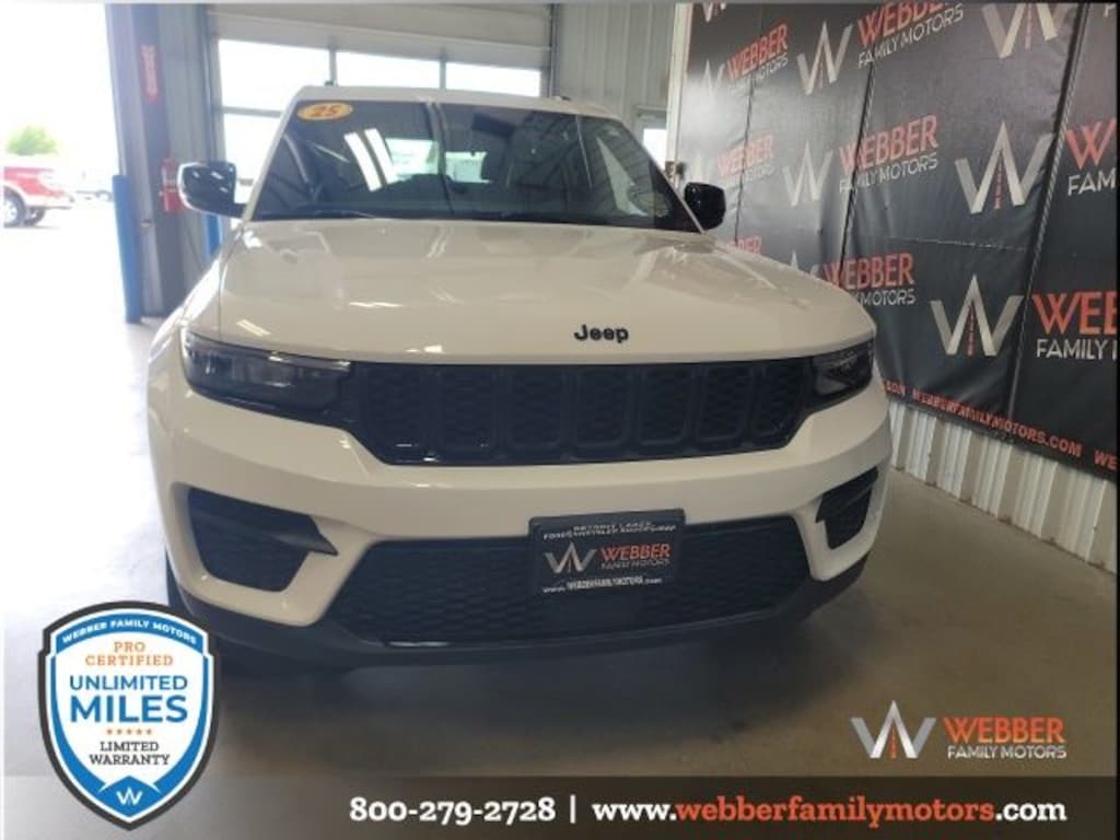 New 2025 Jeep Grand Cherokee ALTITUDE X 4X4 Sport Utility