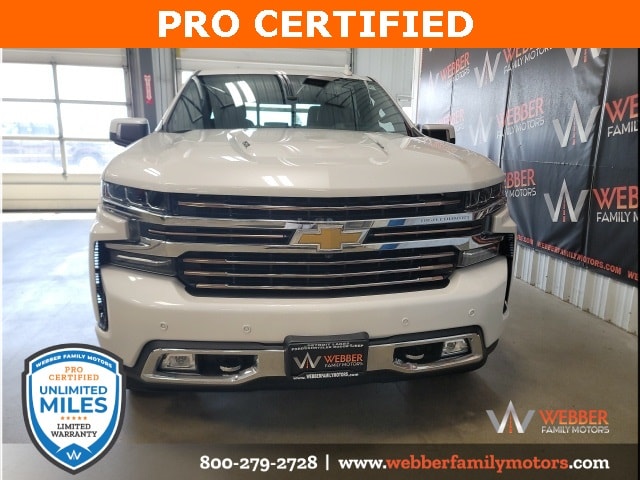 Used 2021 Chevrolet Silverado 1500 High Country with VIN 1GCUYHEL3MZ224473 for sale in Detroit Lakes, Minnesota