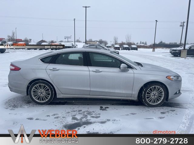 2016 Ford Fusion SE photo 4