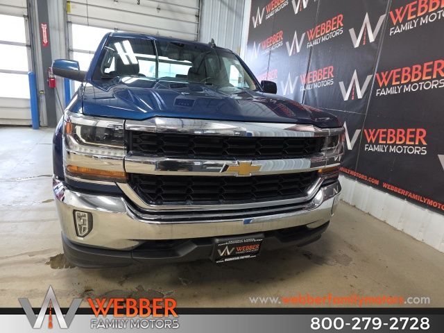 Used 2017 Chevrolet Silverado 1500 LT with VIN 3GCUKREC0HG466702 for sale in Detroit Lakes, Minnesota