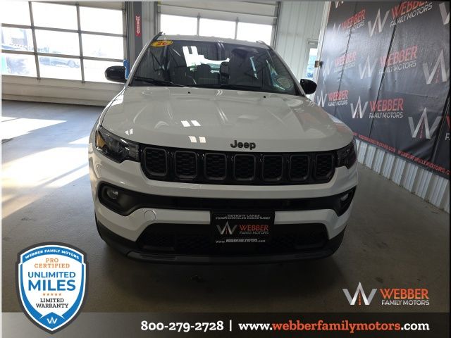 2026 Jeep Compass Latitude Altitude photo 2