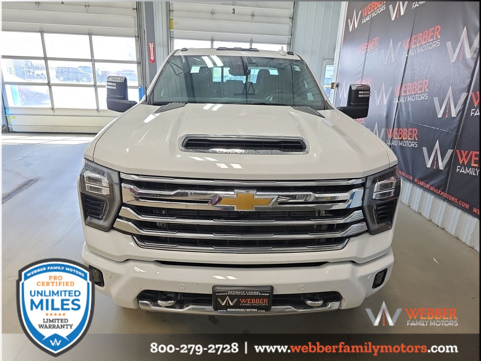 Used 2024 Chevrolet Silverado 3500HD High Country with VIN 2GC4YVEY2R1116355 for sale in Detroit Lakes, Minnesota