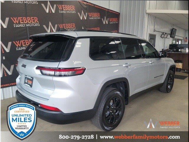 2025 Jeep Grand Cherokee Altitude photo 4