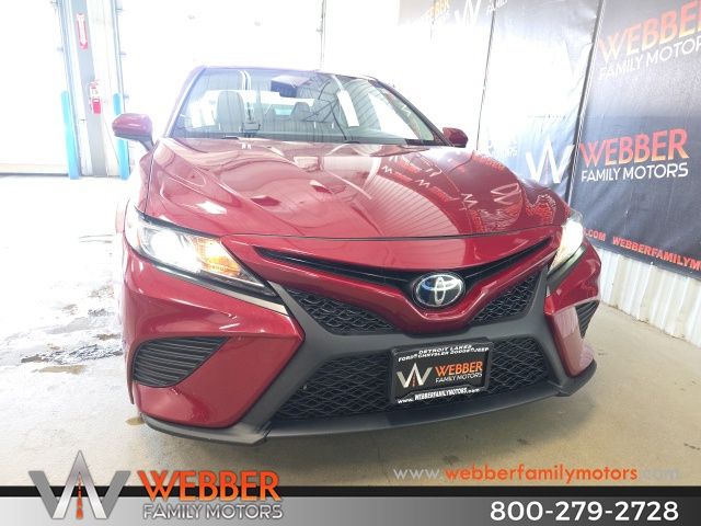 Used 2018 Toyota Camry SE with VIN 4T1B11HK9JU553673 for sale in Detroit Lakes, MN
