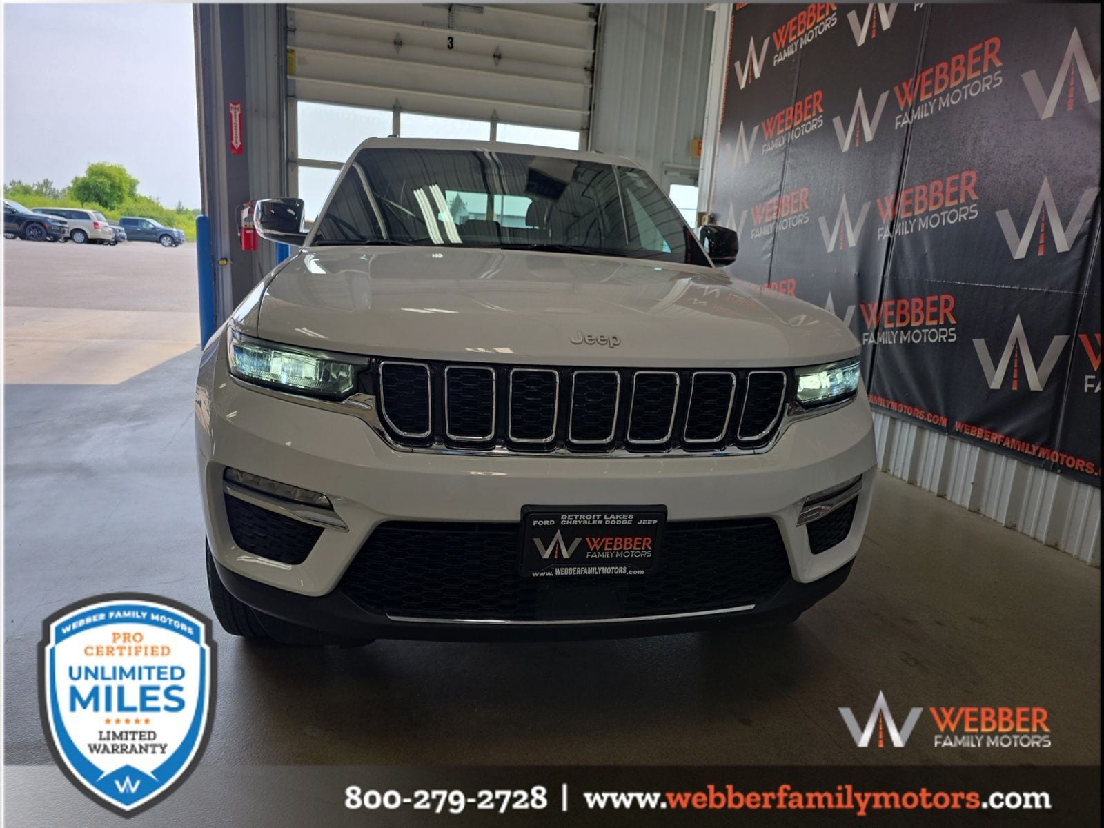 Used 2025 Jeep Grand Cherokee Limited with VIN 1C4RJHBG5SC284076 for sale in Detroit Lakes, Minnesota